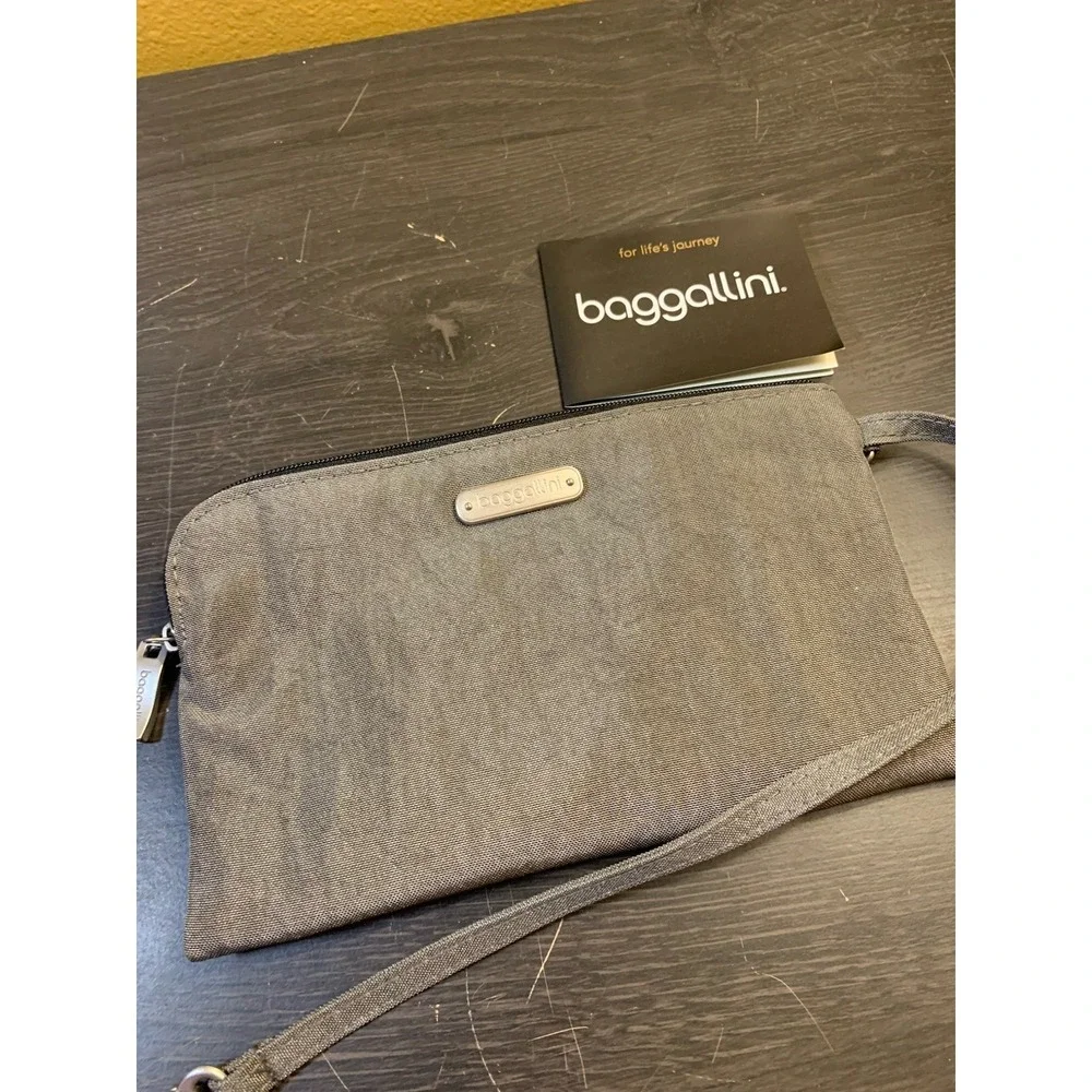 Baggallini Gray Wristlet Wallet RFID Card Holder Zip Pouch Small Travel 7